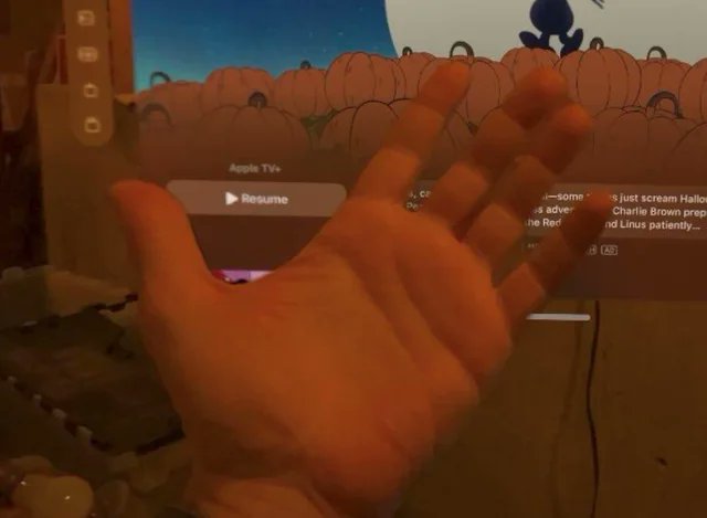Apple vision pro 泄露彩色透视下手部遮挡图，效果非常完美