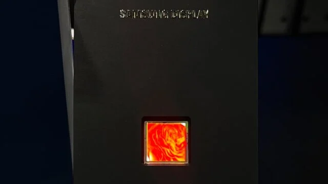 三星展示用于 XR 头显和步枪瞄准镜的 OLED 微显示器