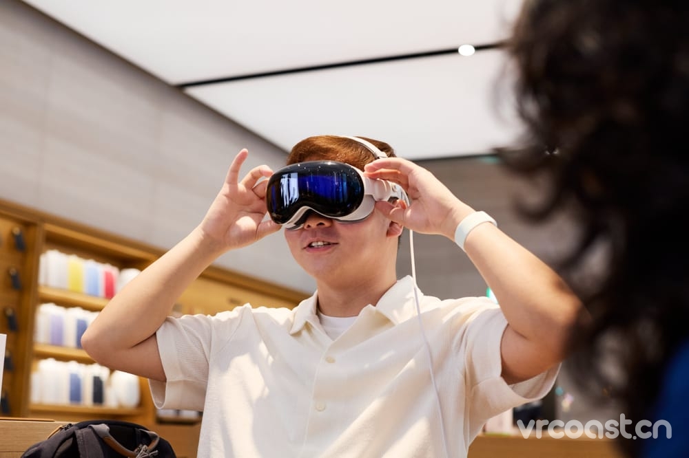 Apple Vision Pro 店内演示现采用更舒适的双环带