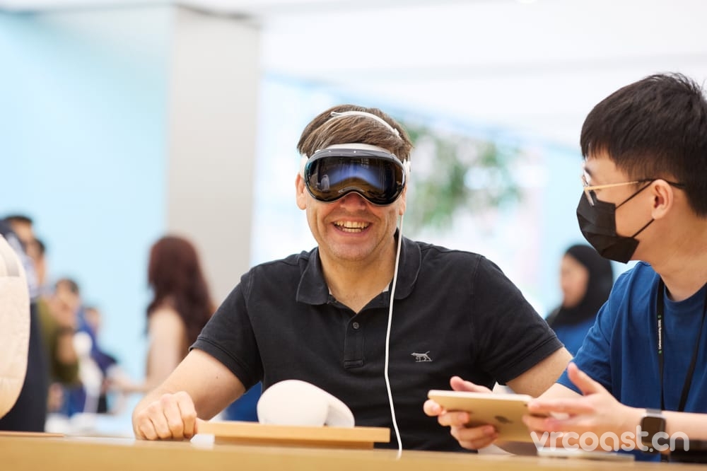 Apple Vision Pro 店内演示现采用更舒适的双环带