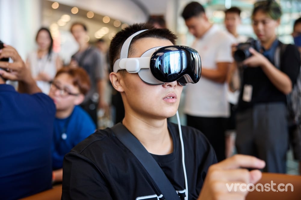 Apple Vision Pro 店内演示现采用更舒适的双环带
